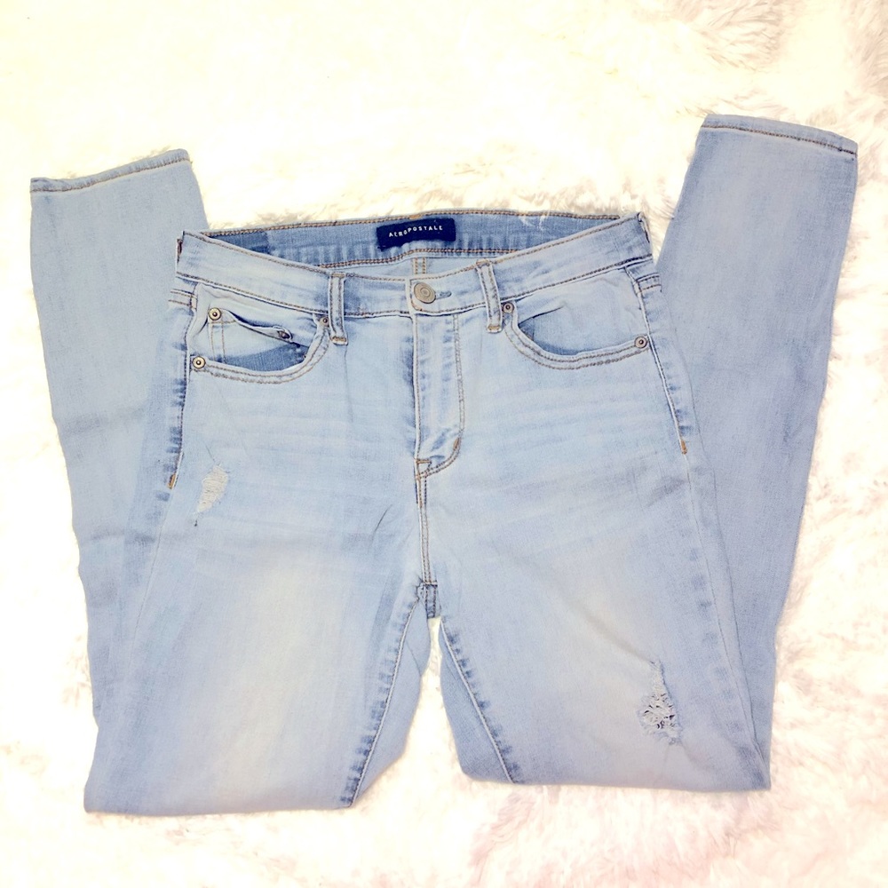 AEROPOSTALE Light washed jeans!